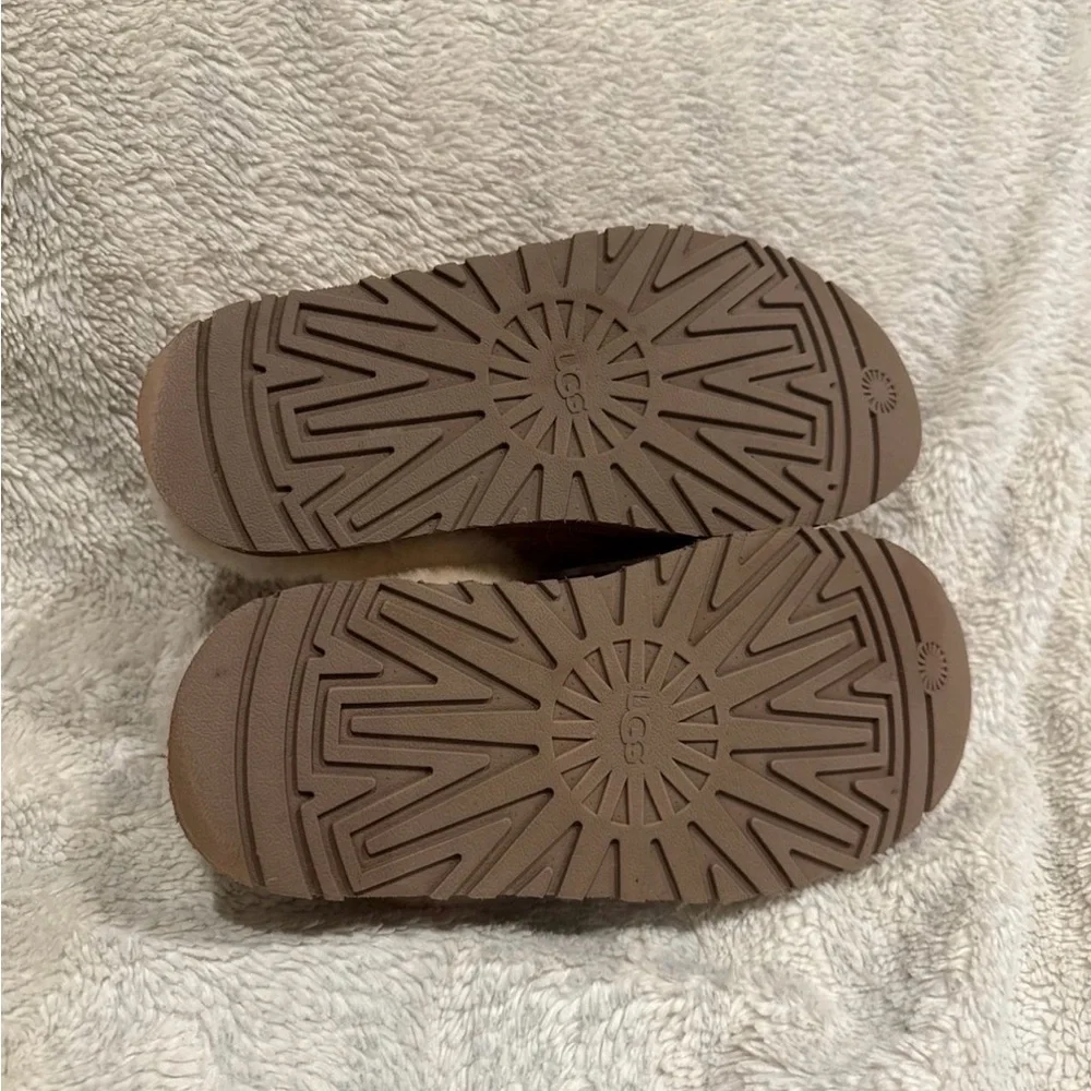 UGG slippers - Picture 4 of 6
